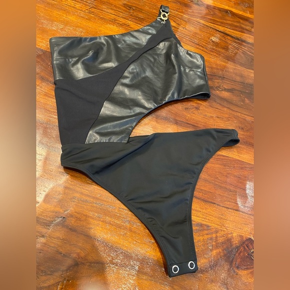 Michael Costello x REVOLVE Kofi Bodysuit Faux Leather and Mesh Size M - Picture 9 of 13